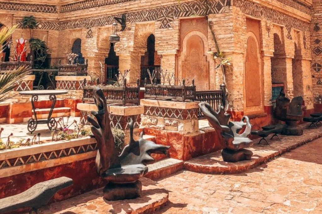 Get Your Personal 7-Seater Car Hire Service in Agadir